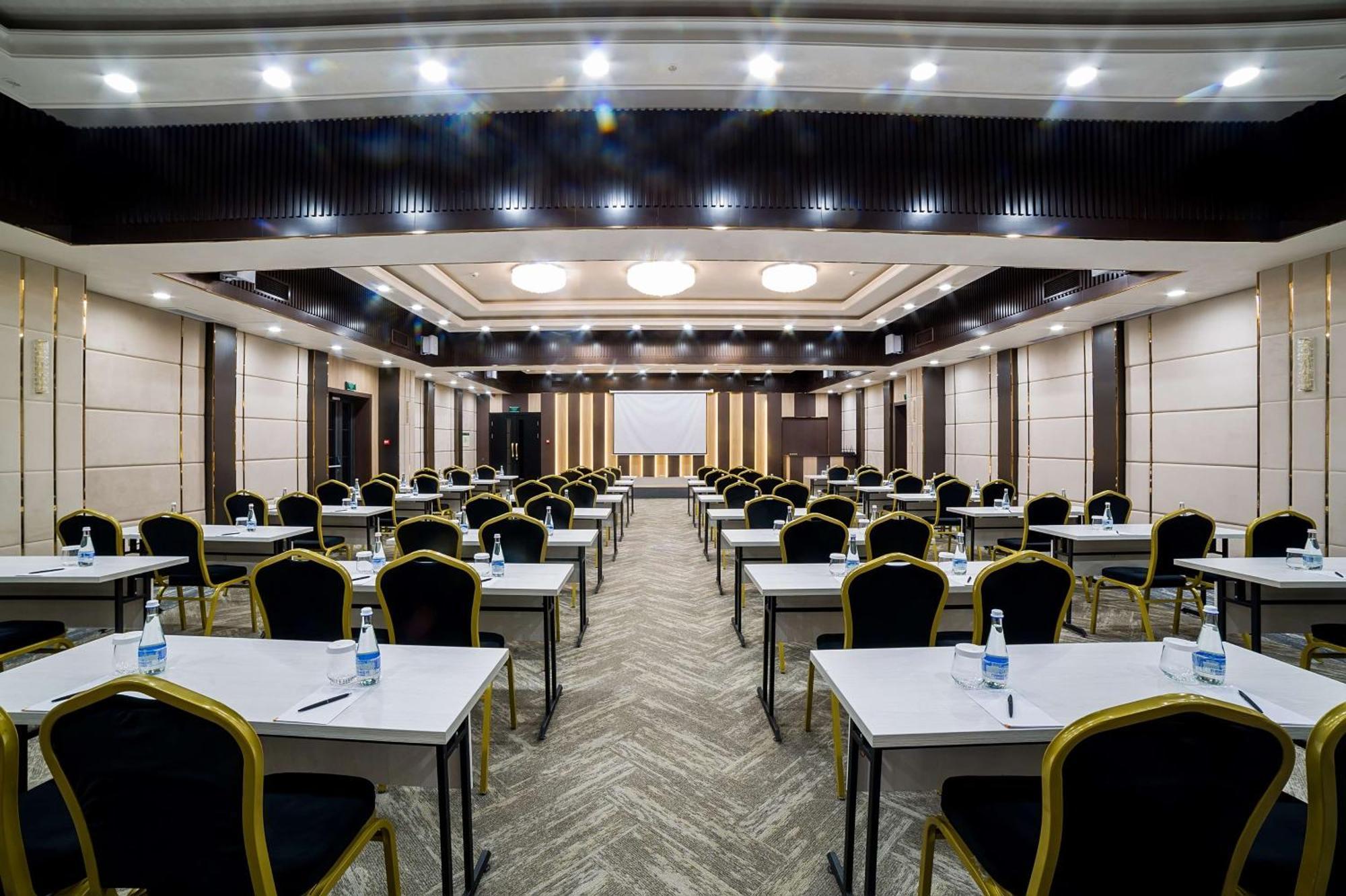Panarams Tashkent Hotel, A Member Of Radisson Individuals Exterior foto