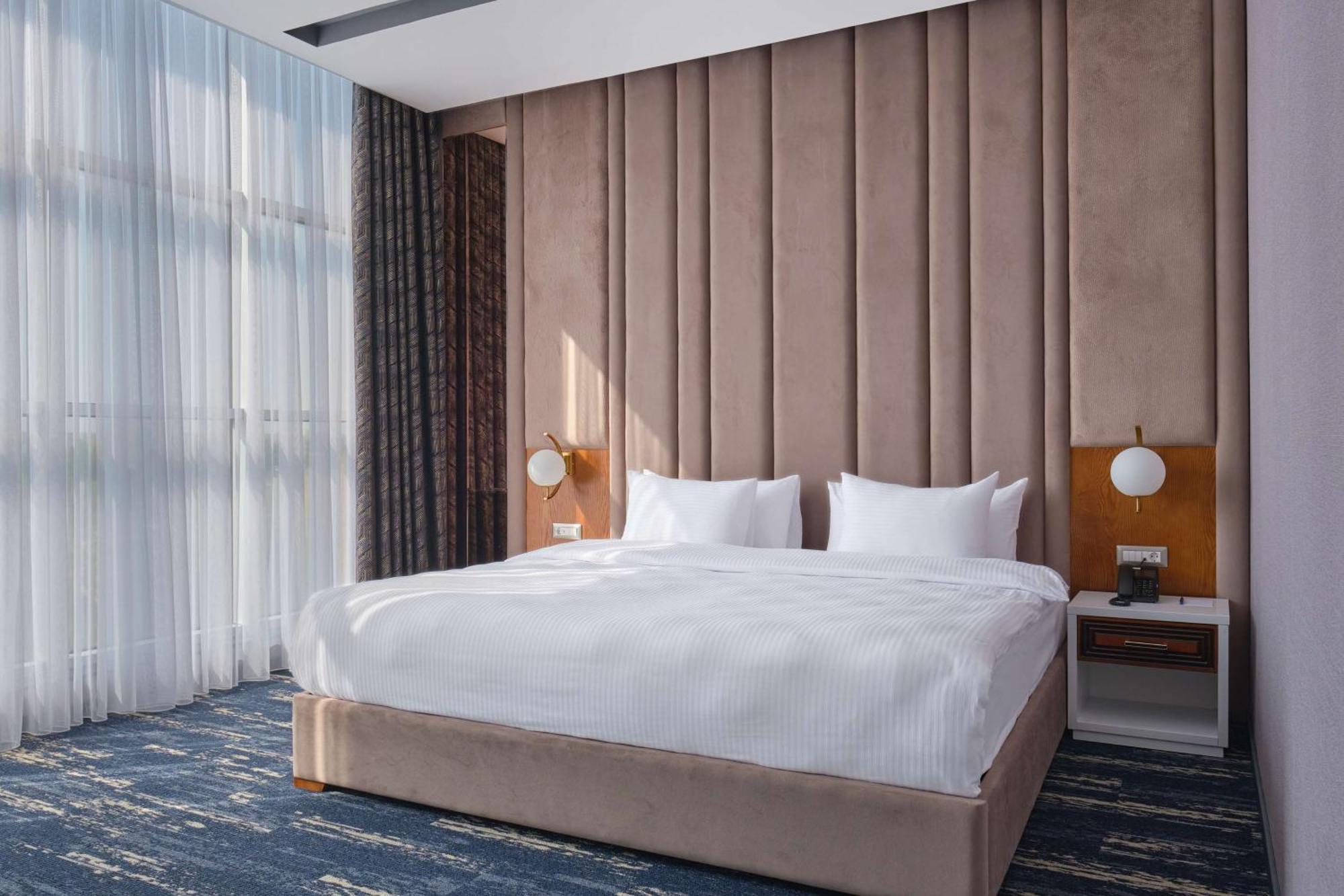 Panarams Tashkent Hotel, A Member Of Radisson Individuals Exterior foto